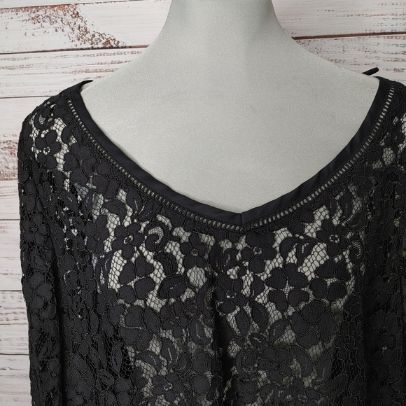 Love & Legend Lace Bell Sleeve Top Size 14 - Picture 3 of 15